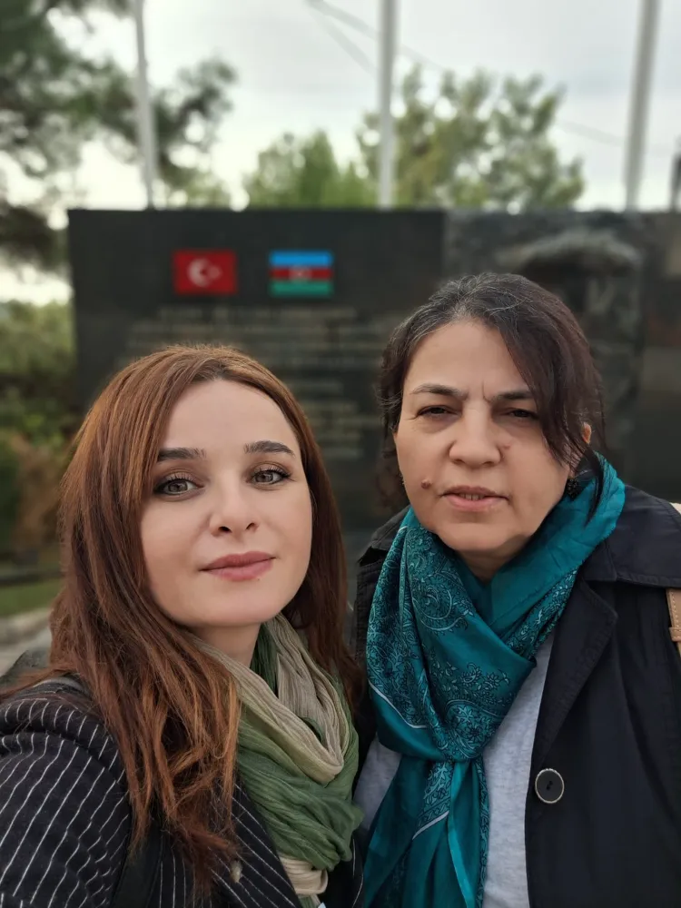 Azerbaycan’ın Bağımsızlık Günü’nde İzmir’de Anlamlı Ziyaret
