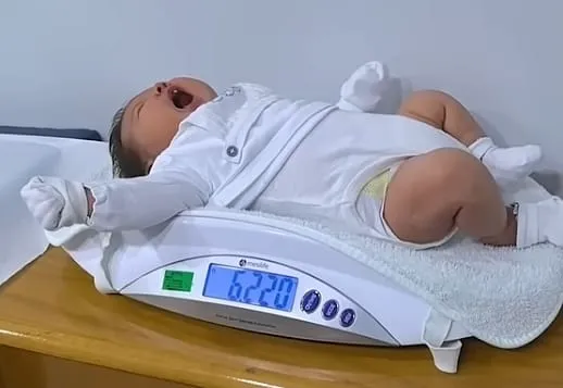 Sanki Rekor Kırmak İçin Doğdu; Türkiye’nin en büyük bebeği dünyaya geldi