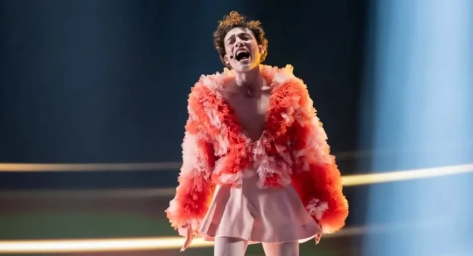 Eurovision’da Şok Karar: 2024 Birincisi İsviçreli Nemo Ödülünü Geri Veriyor