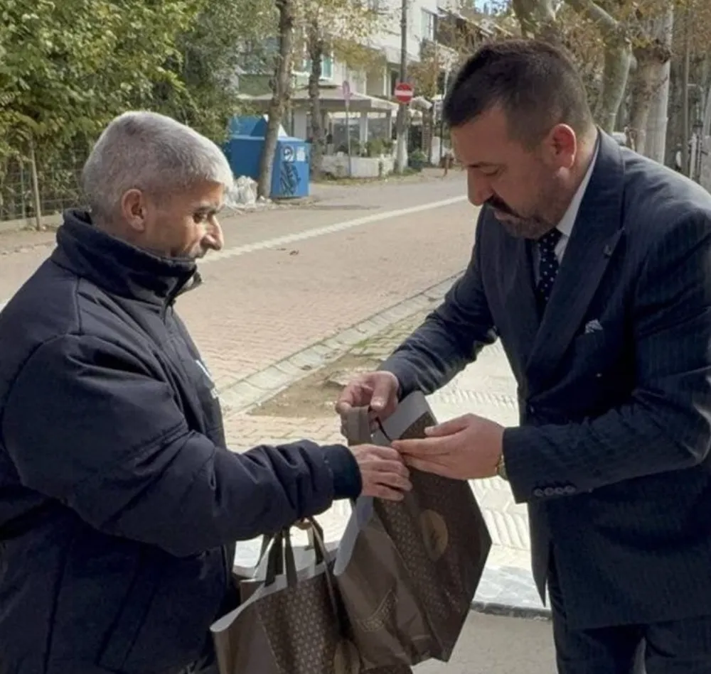 Kocaeli’de Örnek Davranış: Bulduğu 60 Bin Doları Sahibine Teslim Etti