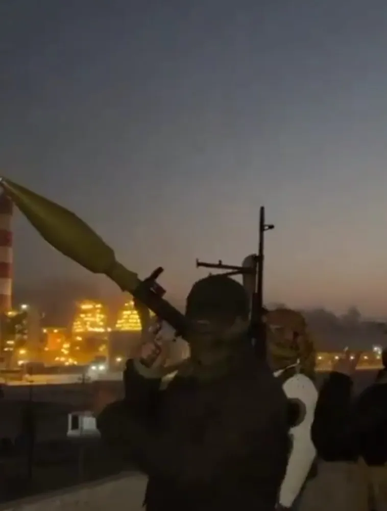 Erbil’de Peşmerge ile Herkî Aşiretleri Arasında Şiddetli Çatışmalar; Rafineriyi Havaya Uçurma tehdidi 