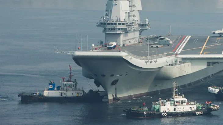 Çin Savaş Gemisinden Alman Uçağına Lazer Saldırısı