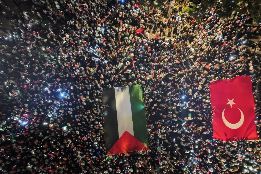 İstanbul’da Gazze İçin Binlerce Kişinin Katıldığı Protesto Yürüyüşü